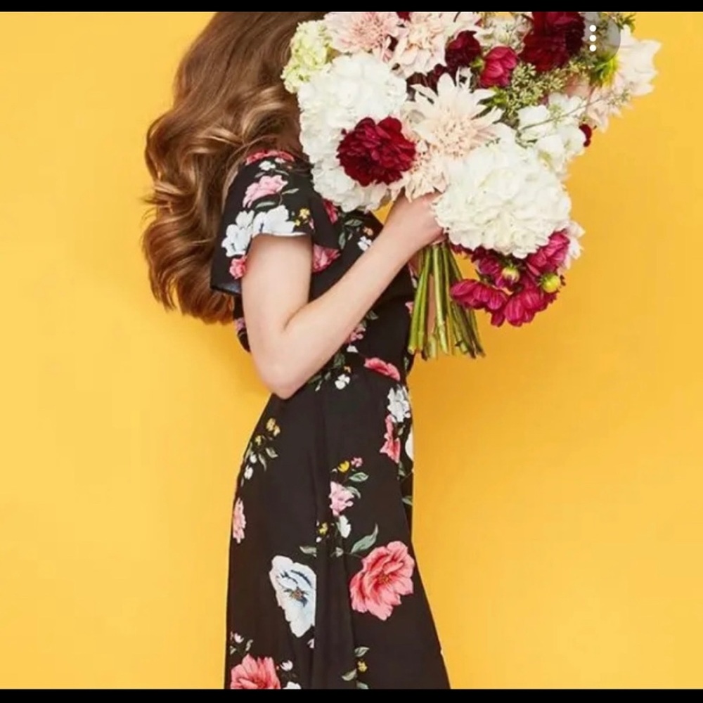 Old Navy Floral Ruffle-Detail Dress